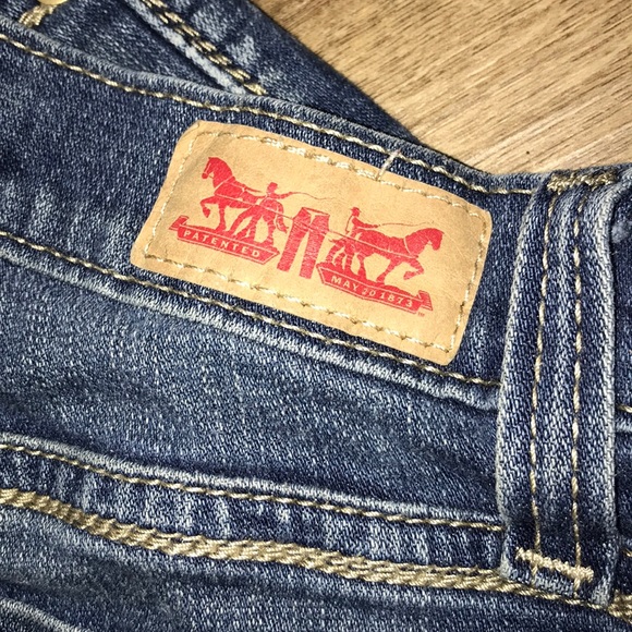 Levi’s - Picture 4 of 4
